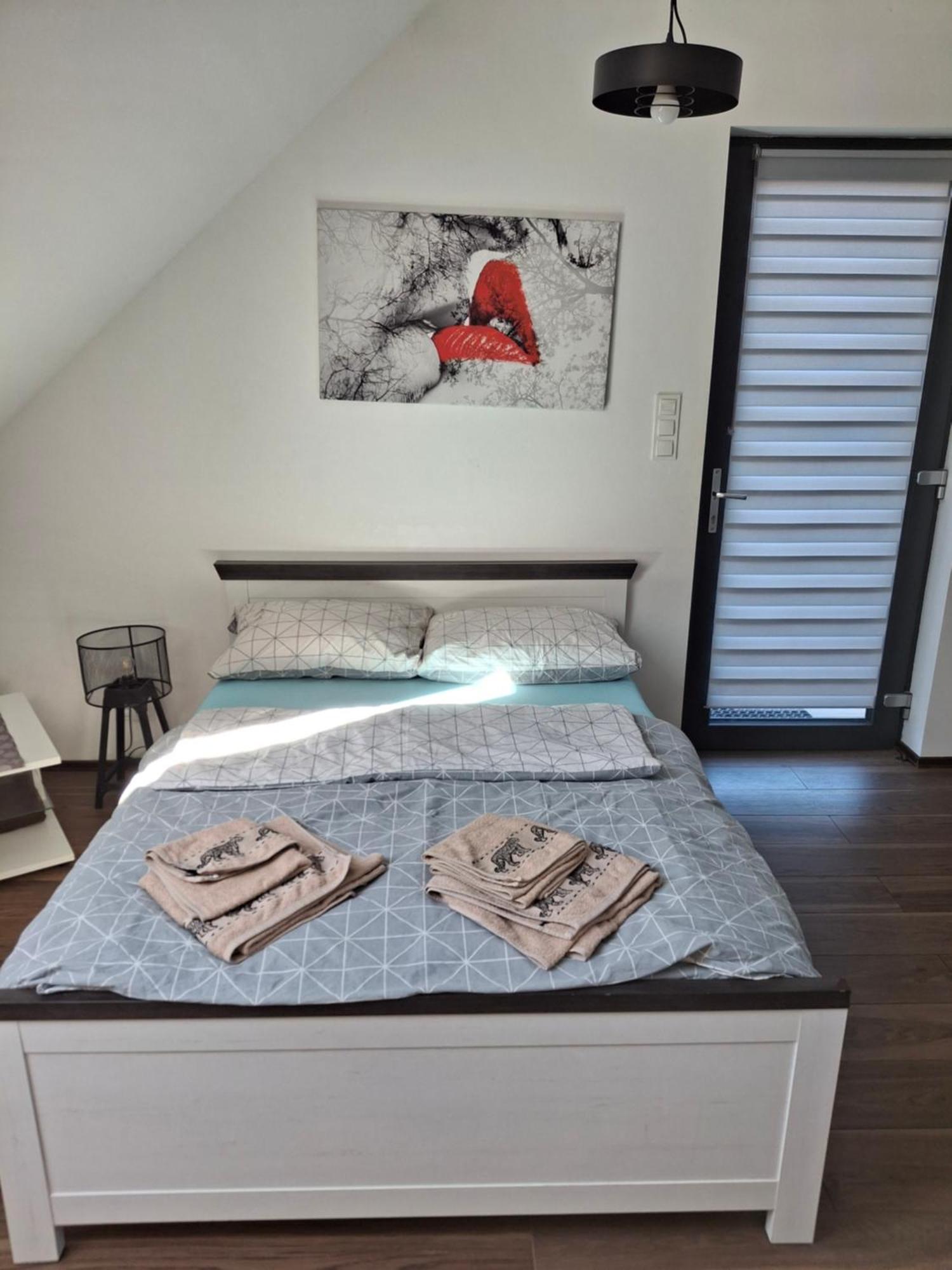 Apartament Muzyczny Jelenia Gora Bagian luar foto